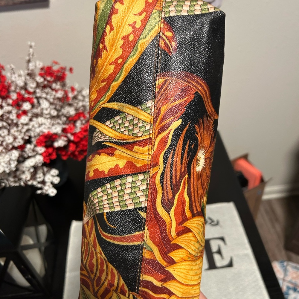Salvatore Ferragamo Botanical Print Canvas and Leather Shoulder Bag - Picture 5 of 15